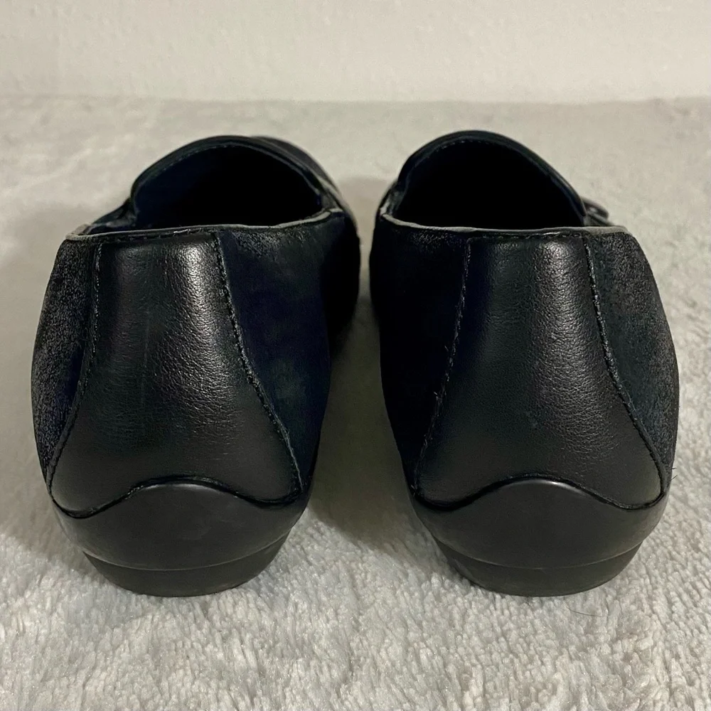 Dansko Olena Blue Metallic Suede Flats Size 38 EU (7.5-8 US) Black Leather Strap